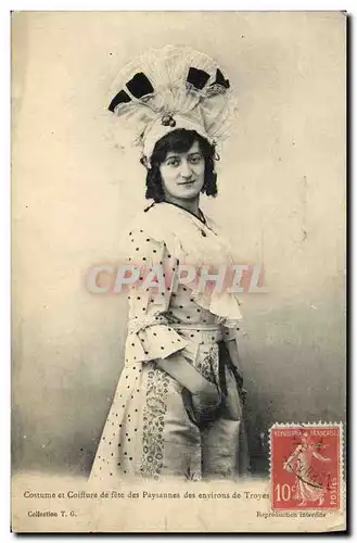 Ansichtskarte AK Folklore Costume et coiffure de fete des paysannes des environs de Troyes