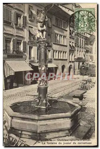 Ansichtskarte AK Folklore Bern La fontaine du joueur de cornemuse