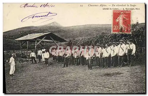 Cartes postales Militaria Chasseurs Alpins En attendant la soupe