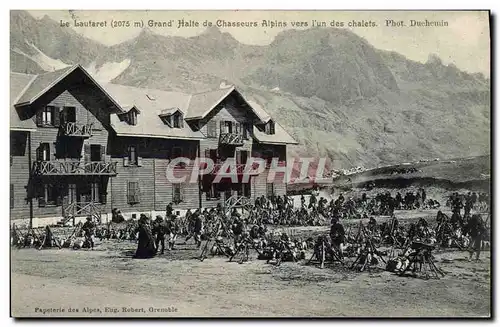 Ansichtskarte AK Militaria Chasseurs Alpins Le Lautaret Grand Halte de chasseurs vers l&#39un des chalets