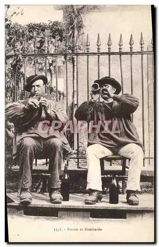 Cartes postales Folklore Biniou et bombarde