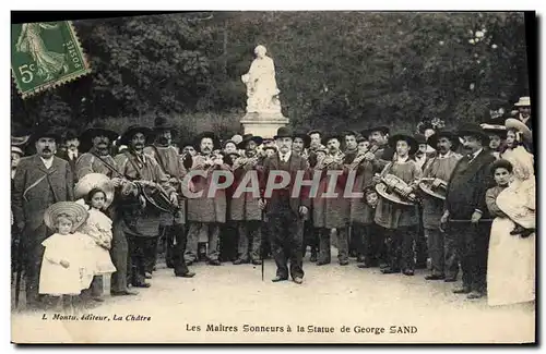 Cartes postales Folklore Les maitres sonneurs a la statue de George Sand