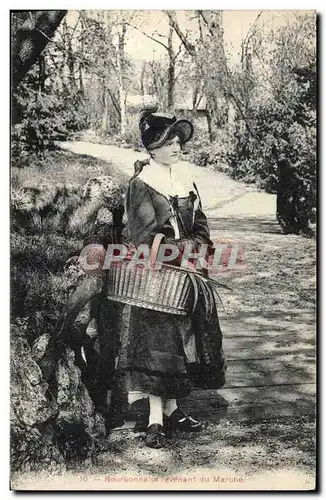 Cartes postales Folklore Bourbonnaise revenant du marche