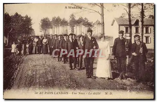 Cartes postales Folklore Au Pays landais Une noce Le defile Mariage