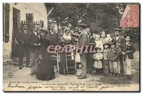 Cartes postales Folklore Une noce dans les Landes Apres le pardon Les etrennes Mariage