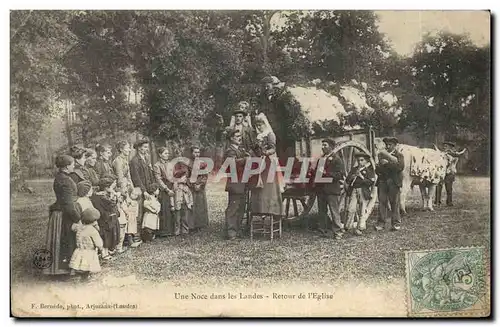 Cartes postales Folklore Une noce dans les Landes Retour de l&#39eglise Mariage