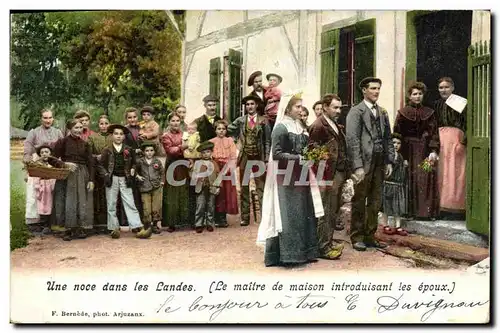 Cartes postales Folklore Une noce dans les Landes Le maitre de maison introduisant les epoux Mariage