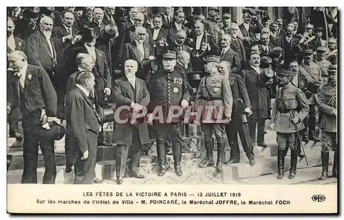 Ansichtskarte AK Militaria Les Fetes de la Victoire 13 juillet 1919 Sur les marches de l&#39hotel de ville Poinca