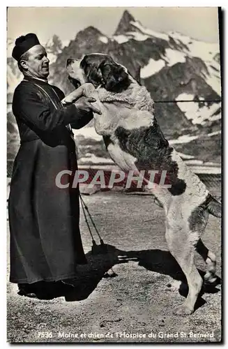 Ansichtskarte AK Chien Chiens Moine et chien de l&#39hospice du Grand St Bernard