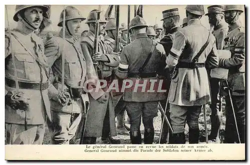 Ansichtskarte AK Militaria Le general Gouraud passe en revue les soldats de son armee