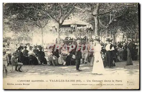 Cartes postales Kiosque Vals les Bains Un concert dans le parc