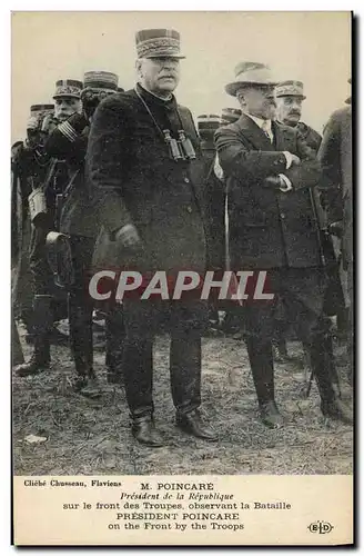 Cartes postales Militaria M Poincare President de la Republique sur le front des troupes observant la bataille
