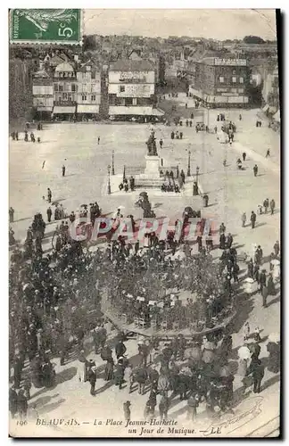 Cartes postales Beauvais La place Jeanne Hachette un jour de musique Kiosque