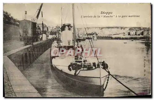 Cartes postales Bateau L&#39arrivee de la Manche a la gare maritime