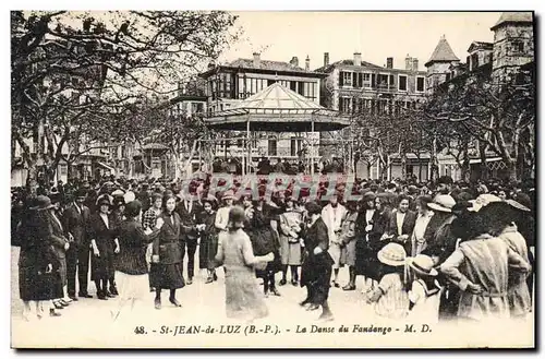 Cartes postales Kiosque St Jean de Luz La danse du Fandango