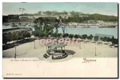 Cartes postales Kiosque Bayonne La place d&#39armes et l&#39ADour