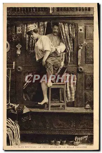 Cartes postales Folklore Lits Clos Bretons Le petit lever de la belle fermiere