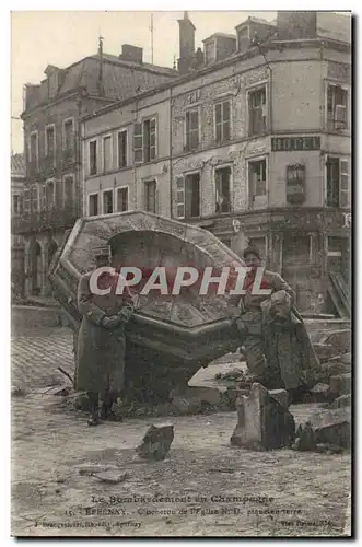 Ansichtskarte AK Cloche Epernay Clocheton de l&#39eglise ND pique en terre Militaria