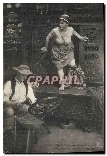 Cartes postales Folklore Bretagne Lits Clos A la ferme Le tout matin L&#39ouverture des chapelles