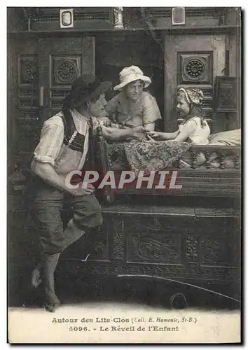 Cartes postales Folklore Bretagne Lits Clos Le reveil de l&#39enfant