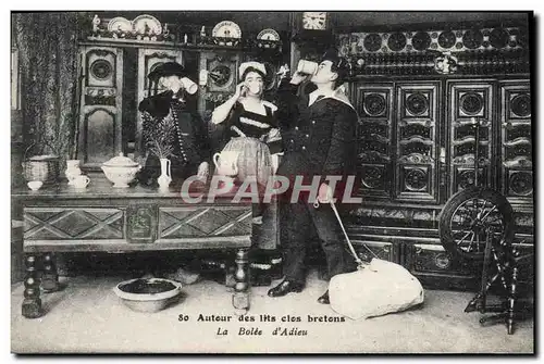 Cartes postales Folklore Autour des lits clos bretons La bomee d&#39adieu Marin Militaria