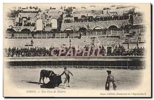 Ansichtskarte AK Corrida Course de taureaux Nimes Une passe de muleta