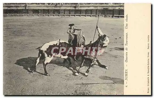 Cartes postales Corrida Course de taureaux Nimes Une chute