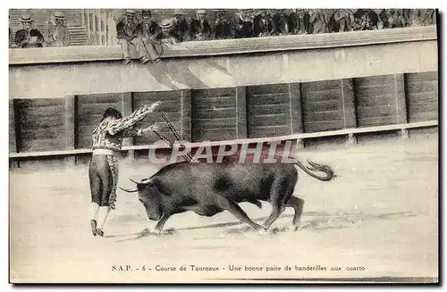 Ansichtskarte AK Corrida Course de taureaux Une bonne paire de banderilles aux cuarto