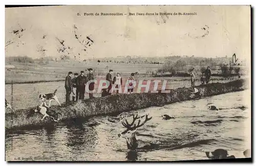 Ansichtskarte AK Chasse a courre Foret de Rambouillet Bat l&#39eau dans la riviere de St Arnoult Chien Chiens