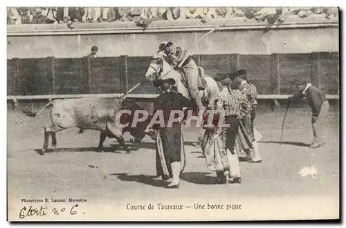 Ansichtskarte AK Corrida Course de taureaux Une bonne pique