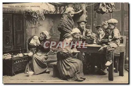 Cartes postales Folklore Lits clos Chez nos maitres bretons Enfants