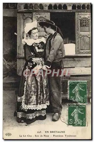 Cartes postales Folklore Lits clos Soir de noce Premieres tendresses Mariage