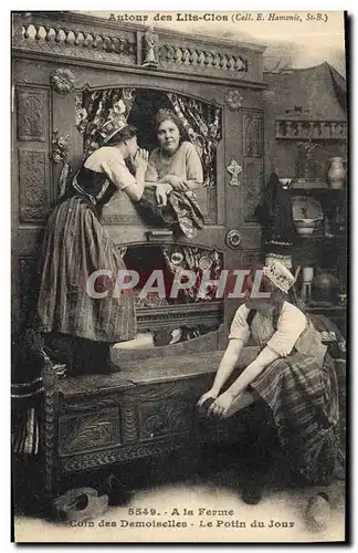 Cartes postales Folklore Lits Clos Coin des Demoiselles Le potin du jour