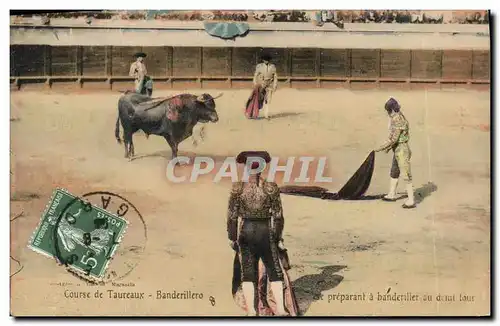 Cartes postales Corrida Course de taureaux Banderillero se preparant a banderiller au demi tour