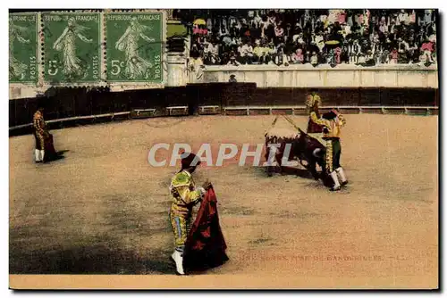 Cartes postales Corrida Course de taureaux Une bonne pose de banderilles