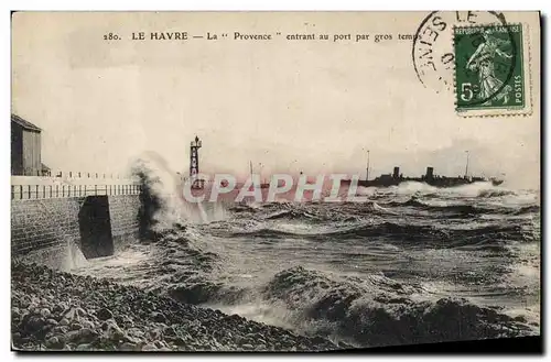 Cartes postales Bateau Paquebot Le Havre La Provence entrant au port par gros temps