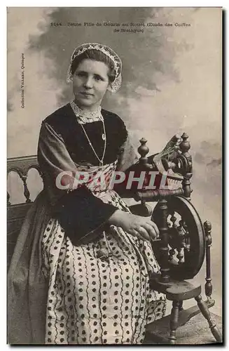 Cartes postales Folklore Jeune fille de Gourin au rouet