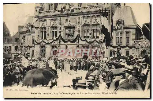 Cartes postales Fetes de Jeanne d&#39Arc a Compiegne Les archers devant l&#39hotel de ville