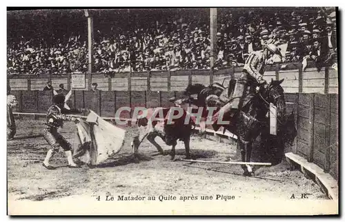 Cartes postales Corrida Course de taureaux Matador au quite apres une pique