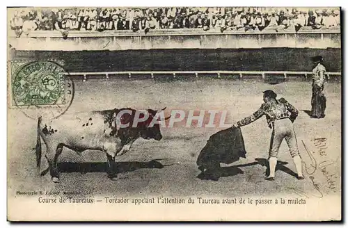 Cartes postales Corrida Course de taureaux Toreador appelant l&#39attention du taureau avant de le passer a la m