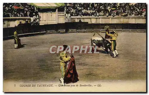 Cartes postales Corrida Course de taureaux Une bonne pose de banderilles