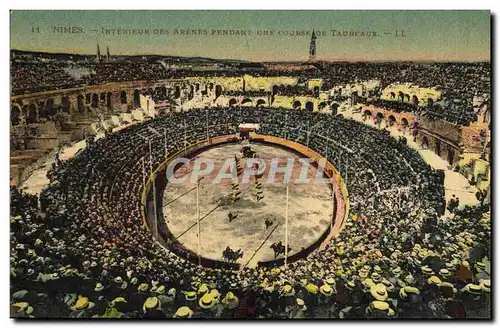 Cartes postales Corrida Course de taureaux Nimes Interieur des arenes pendant une course de taureaux