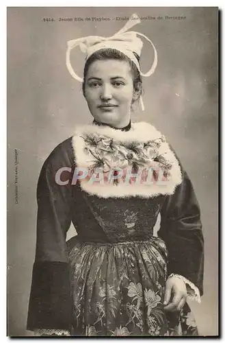 Cartes postales Folklore Jeune fille de Pleyben