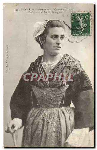 Cartes postales Folklore Jeune fille d&#39Hennebont Costume de fete