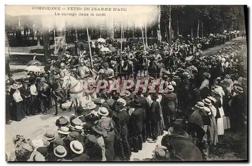 Ansichtskarte AK Compiegne Fetes de Jeanne d&#39Arc Le cortege dans la foret