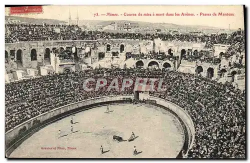 Ansichtskarte AK Corrida Course de taureaux Nimes Course de mise a mort dans les arenes Passes de manteau