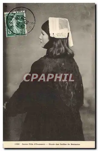 Cartes postales Folklore Jeune fille d&#39Ouessant