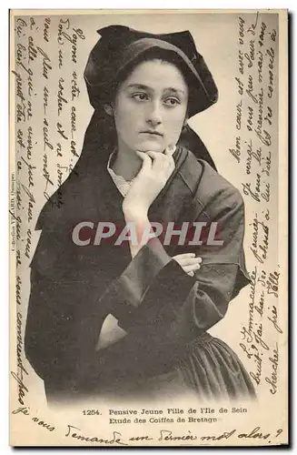 Cartes postales Folklore Pensive jeune fille de l&#39Ile de Sein