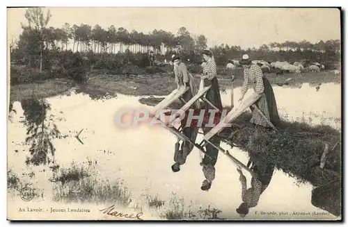 Cartes postales Au lavoir Jeunes landaises Laveuses Lavoir