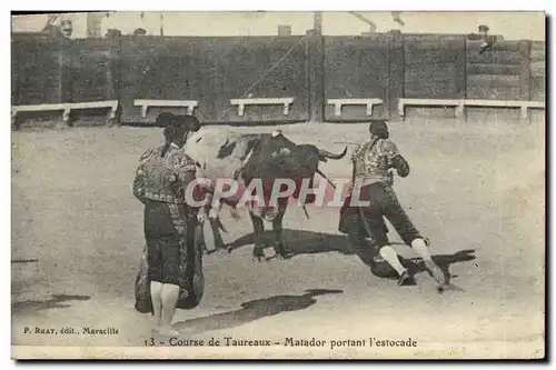 Ansichtskarte AK Corrida Course de taureaux Matador portant l&#39estocade